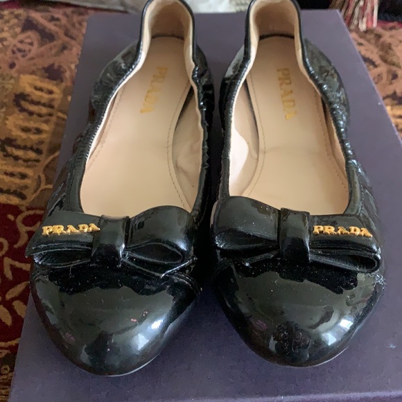 Authentic Prada logo flats - Picture 3 of 13